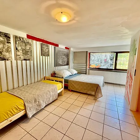 Unique Ferienhaeuser In - *