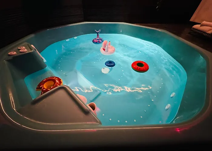 Unique Ferienhaeuser In - דירה *