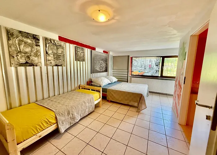 Unique Ferienhaeuser In - *